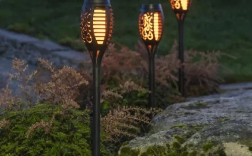 LED ili solarna rasveta za dvorište – kako izabrati?